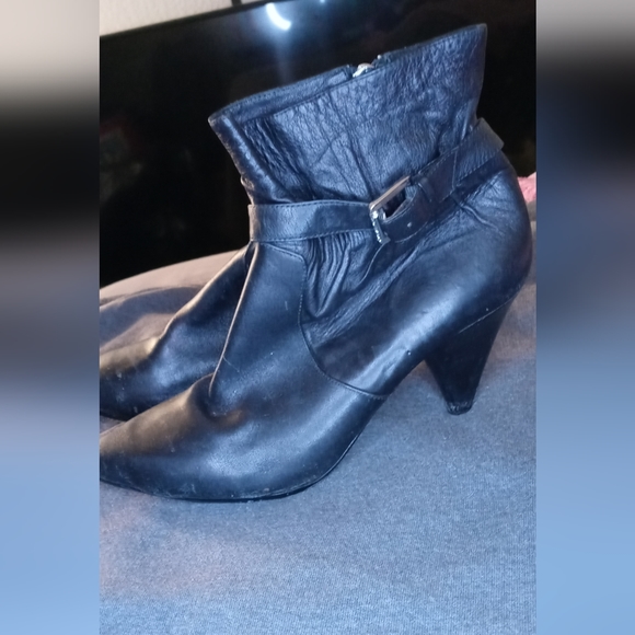 Heels - Picture 2 of 6